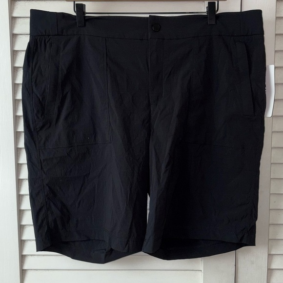 NWT Athleta Trekkie Bermuda 2.0 Nylon Shorts size 18 Outdoor Hiking Ripstop - Picture 2 of 4